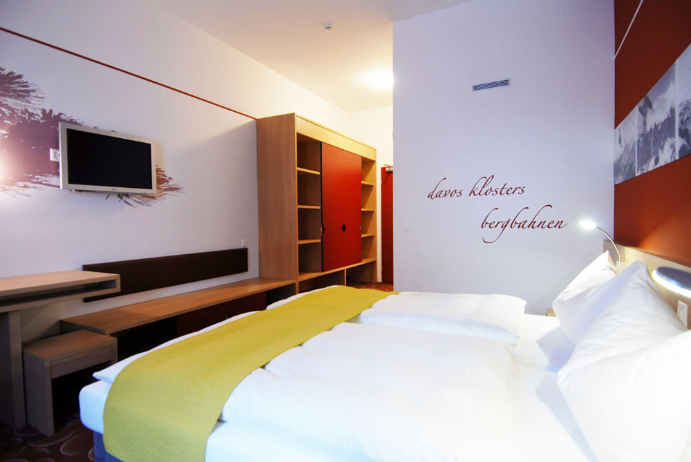 Hotel Ochsen 2 By Mountain Hotels ดาวอส ภายนอก รูปภาพ